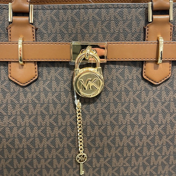 MICHAEL KORS 
Hamilton Medium Logo Satchel
Brown Signature
NWT - Picture 2 of 16
